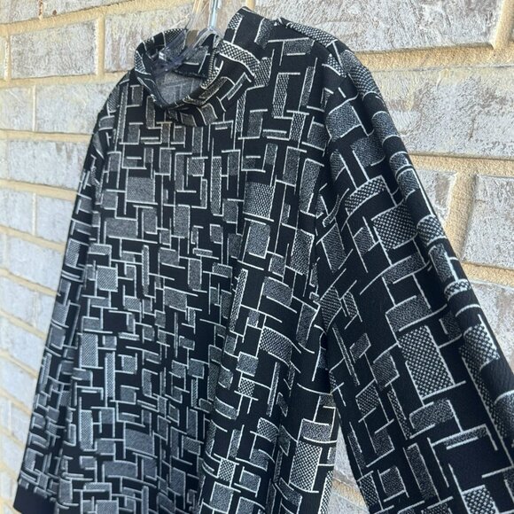 Chico's Easywear Long Sleeve Back Zip Mock Neck Geo Sweater Women's Size 2 (L) - Picture 6 of 9